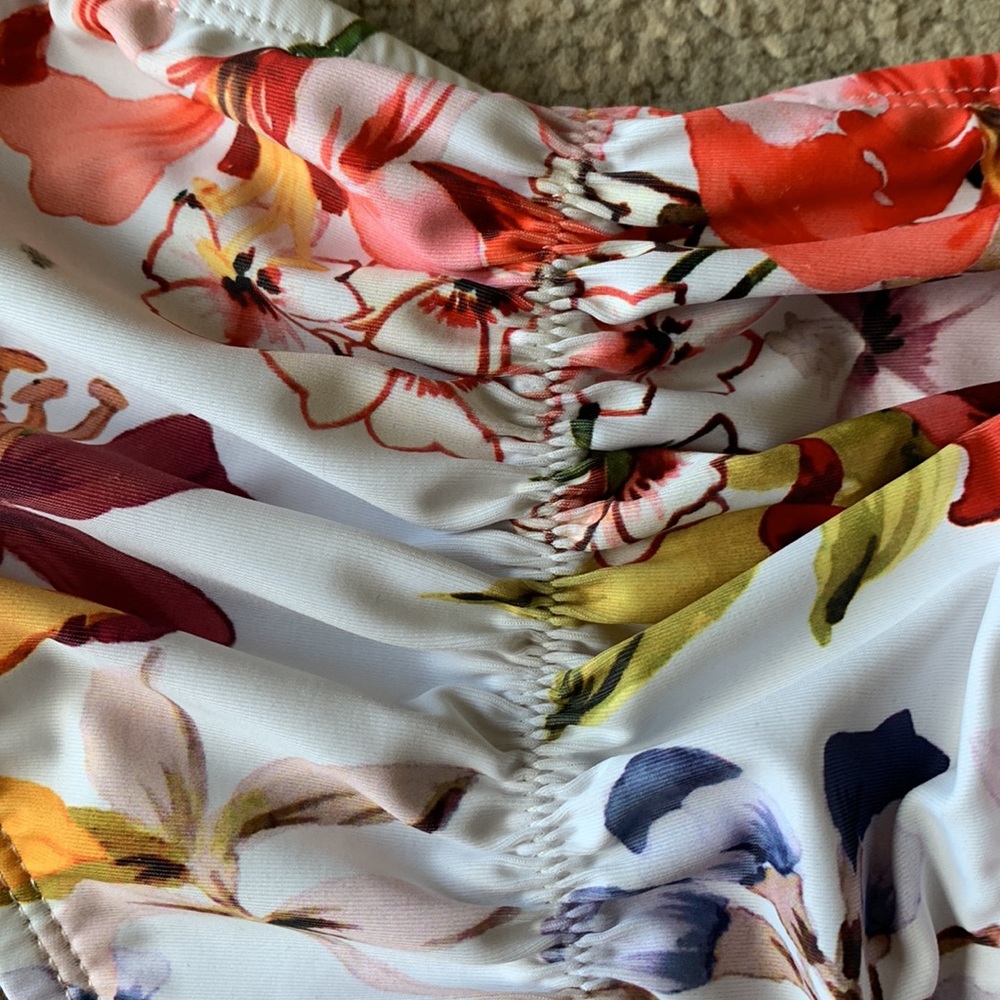 Bathing suit - Picture 3 of 3